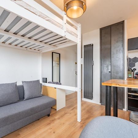 Charlemagne - Studio Confortable Avec Parking Gratuit - Quelques Pas De La Gare, Cuisine, Wifi Apartment Arras Bagian luar foto