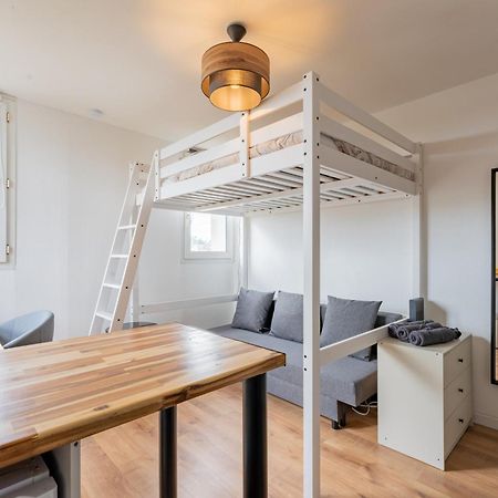 Charlemagne - Studio Confortable Avec Parking Gratuit - Quelques Pas De La Gare, Cuisine, Wifi Apartment Arras Bagian luar foto