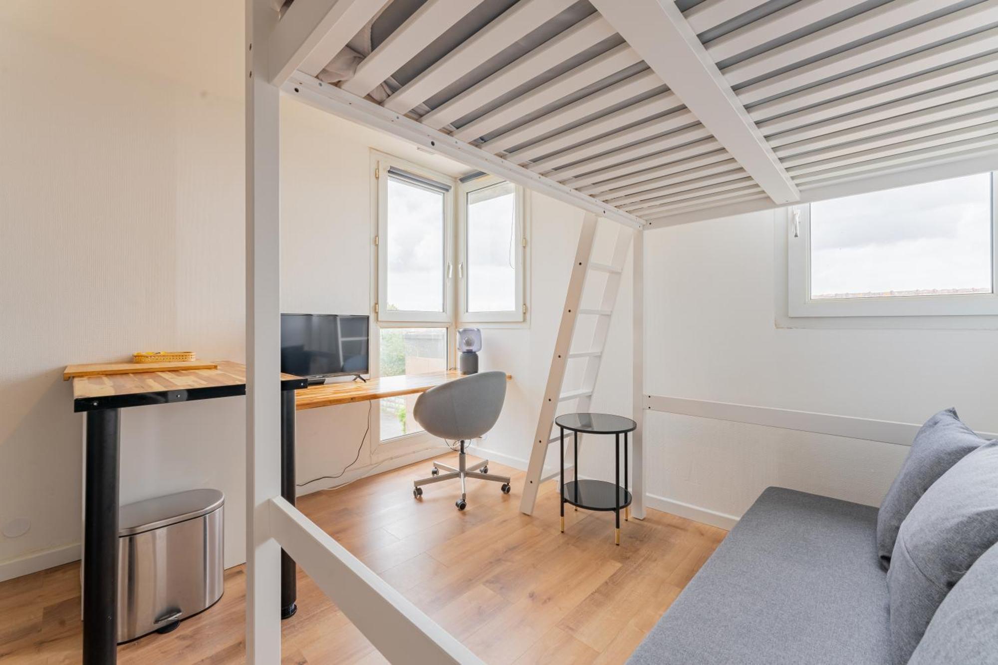 Charlemagne - Studio Confortable Avec Parking Gratuit - Quelques Pas De La Gare, Cuisine, Wifi Apartment Arras Bagian luar foto
