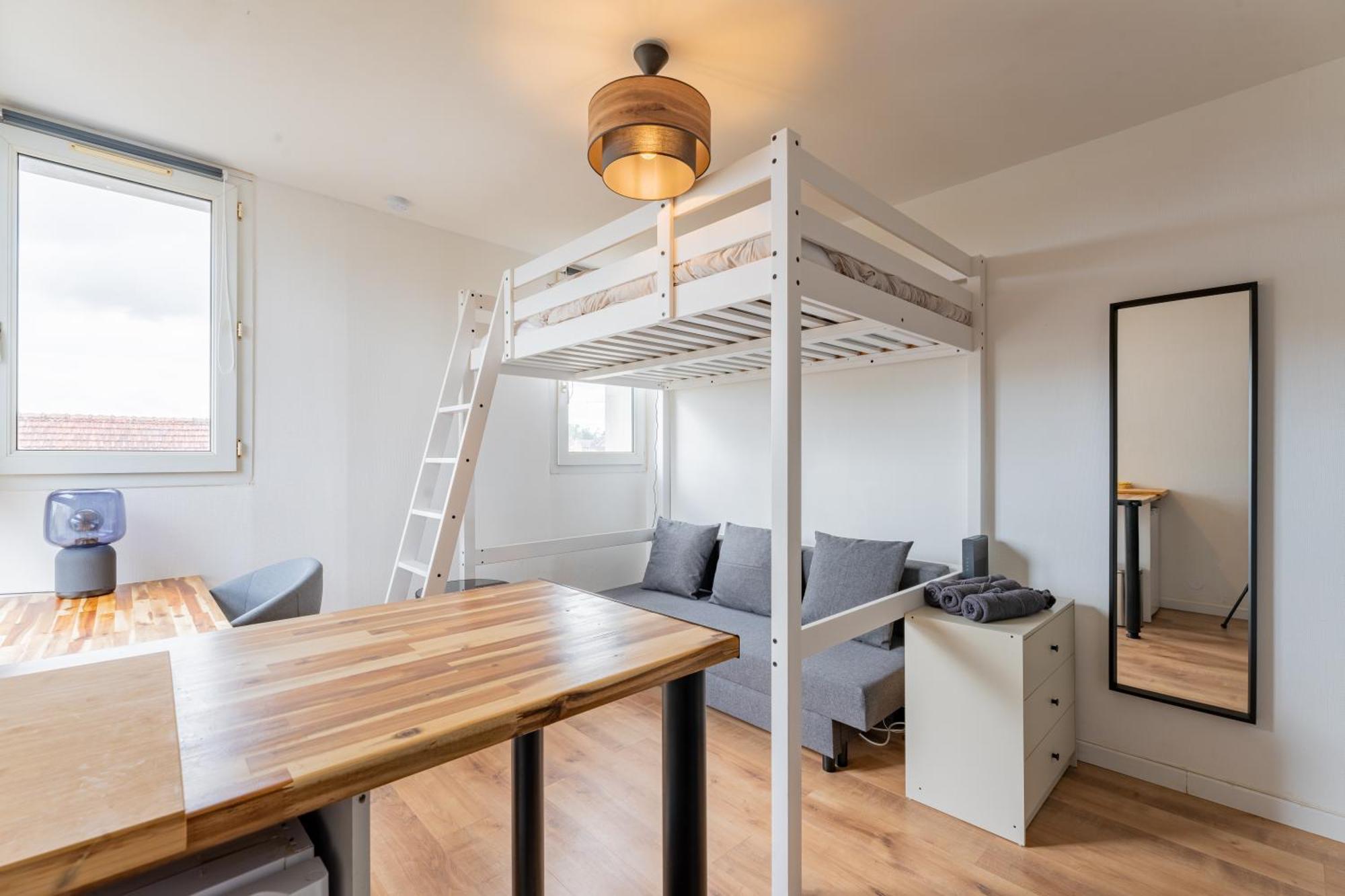 Charlemagne - Studio Confortable Avec Parking Gratuit - Quelques Pas De La Gare, Cuisine, Wifi Apartment Arras Bagian luar foto
